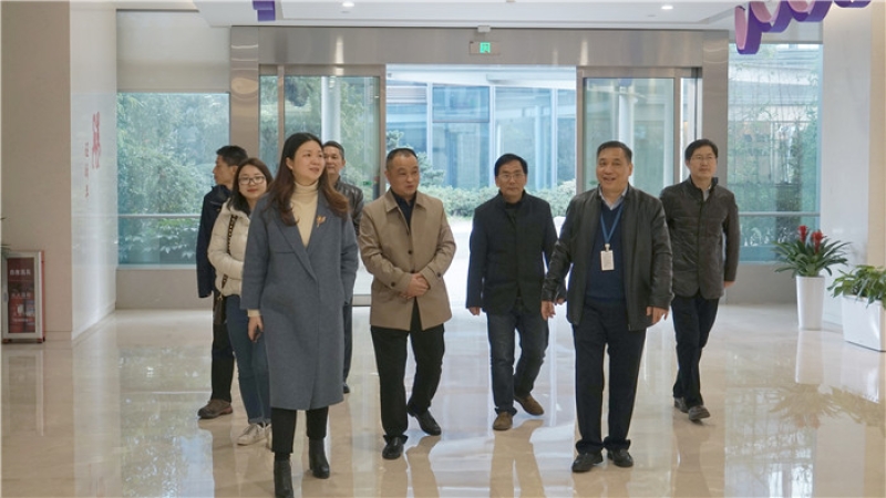 雨花區(qū)東塘街道領導給中機國際送新春祝福