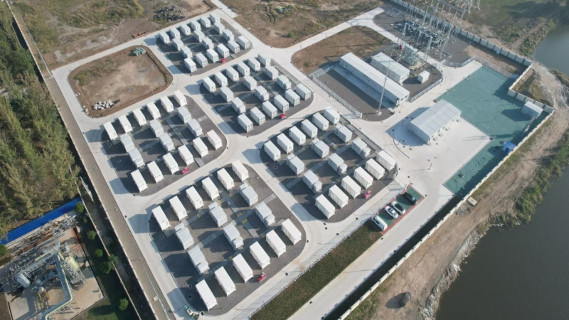 助力儲能高質(zhì)量發(fā)展！辰隆200MW/400MWh新能源集中式儲能項目成功并網(wǎng)